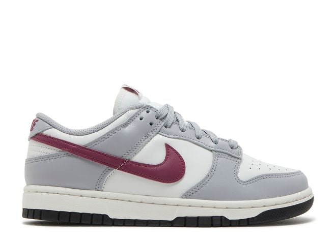 Nike - WMNS Dunk Low "Pale Ivory Redwood"